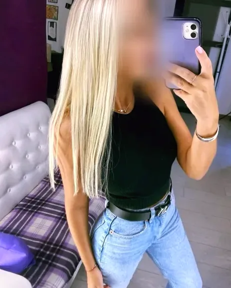 Agata, 33