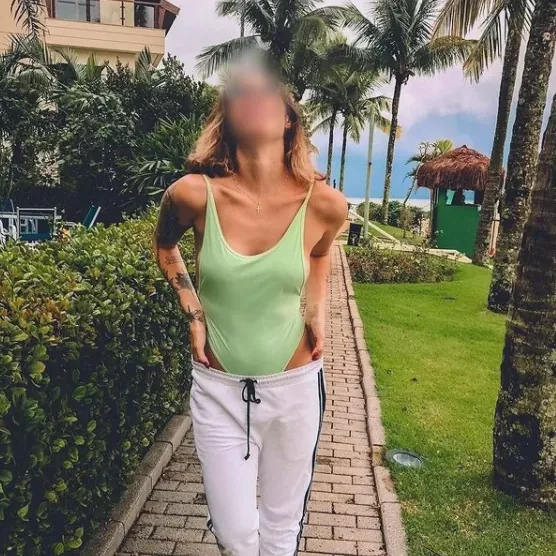 Catriona, 29