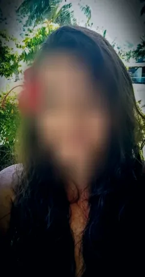Danielle, 40