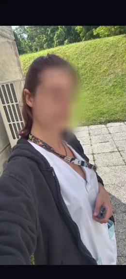 Ellie, 29