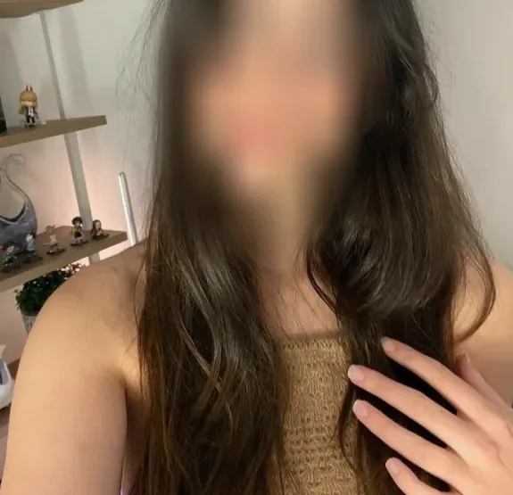 Holly, 31