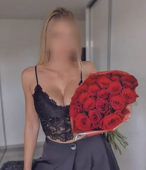 Molly, 32