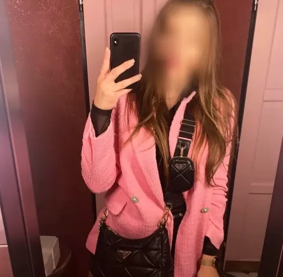 Naomi, 33