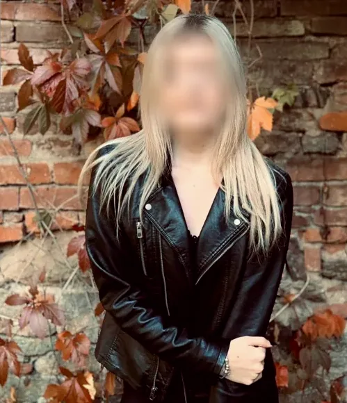 Rosie, 32