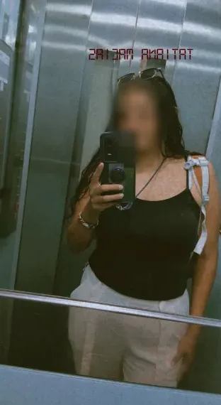 Sinead, 30